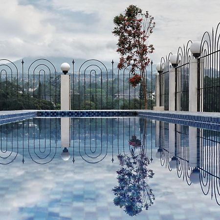 Cinnamon Hotel Boutique Syariah Tutugan Kültér fotó