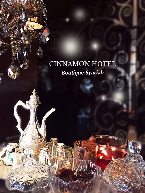 Cinnamon Hotel Boutique Syariah Tutugan Kültér fotó
