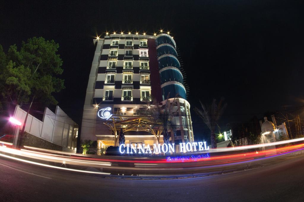Cinnamon Hotel Boutique Syariah Tutugan Kültér fotó