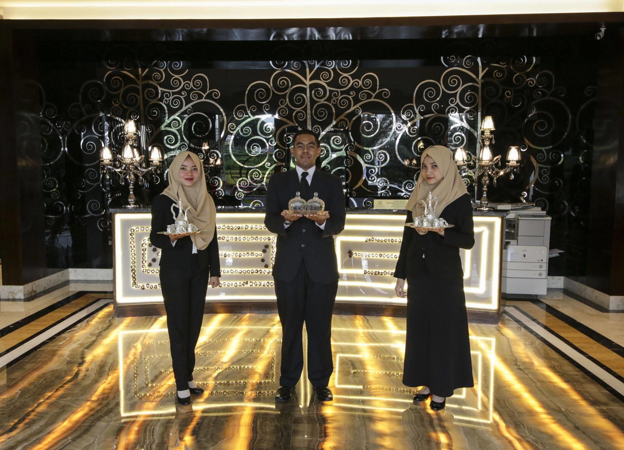 Cinnamon Hotel Boutique Syariah Tutugan Kültér fotó