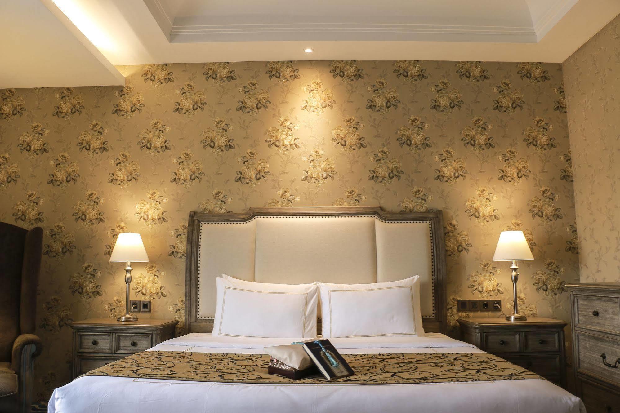 Cinnamon Hotel Boutique Syariah Tutugan Kültér fotó