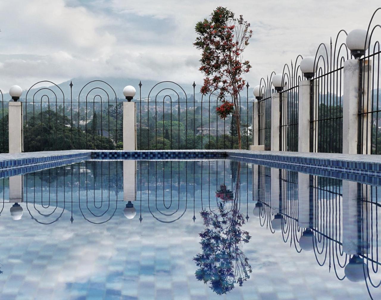 Cinnamon Hotel Boutique Syariah Tutugan Kültér fotó