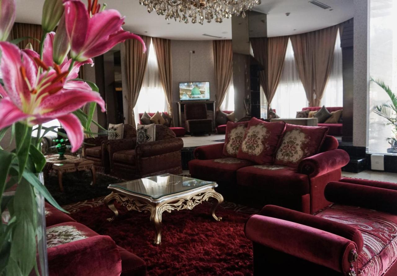 Cinnamon Hotel Boutique Syariah Tutugan Kültér fotó